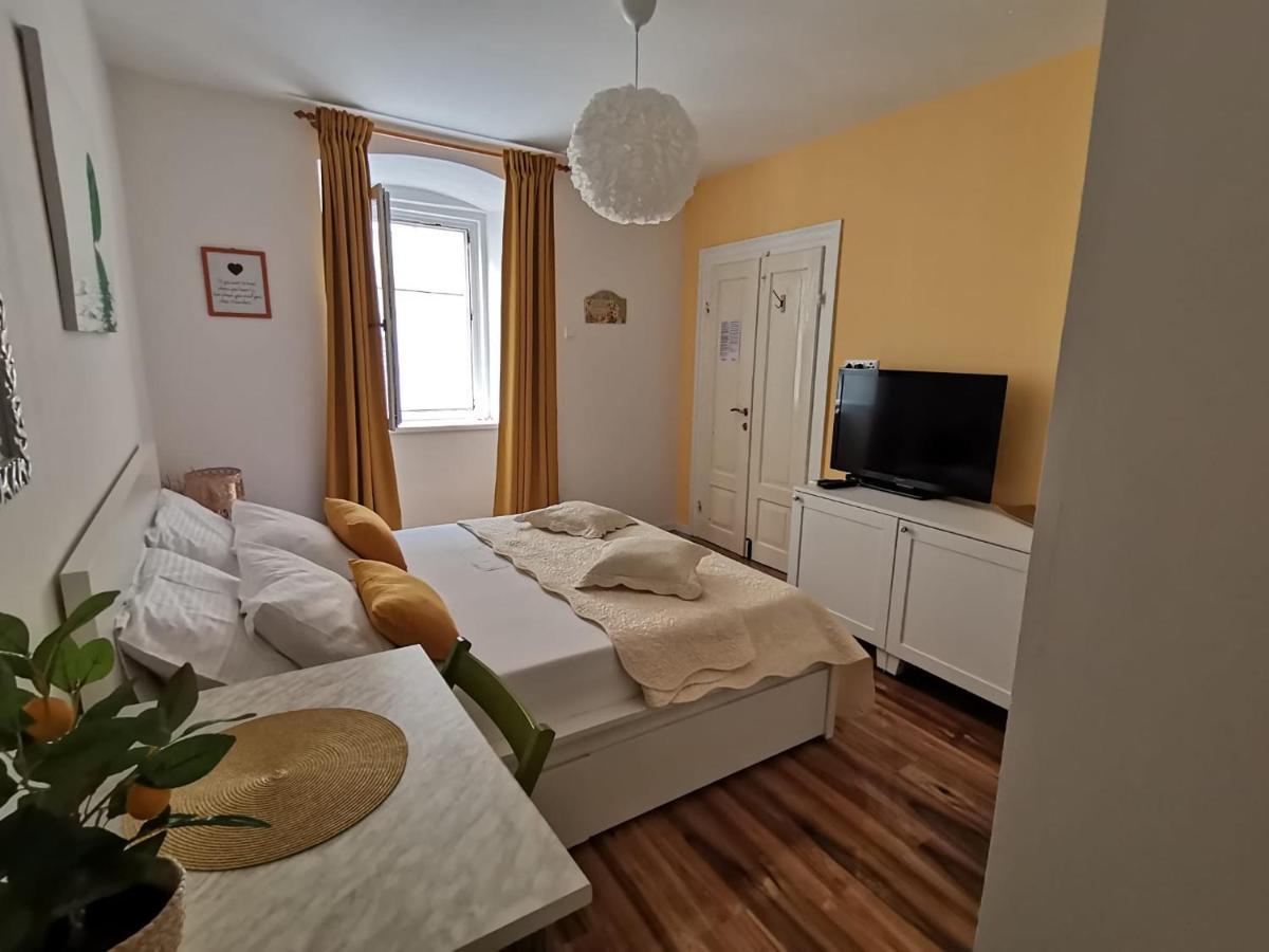 Old Town With Parking Apartment Đảo Pag Ngoại thất bức ảnh