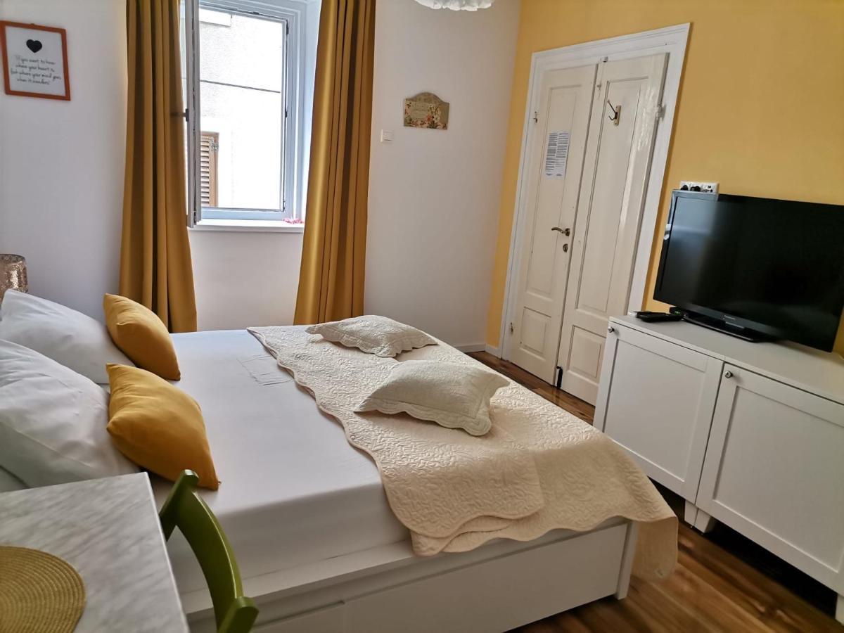 Old Town With Parking Apartment Đảo Pag Ngoại thất bức ảnh